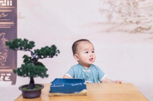 黄骅几个月宝宝不吐奶 黄骅几个月宝宝不吐奶