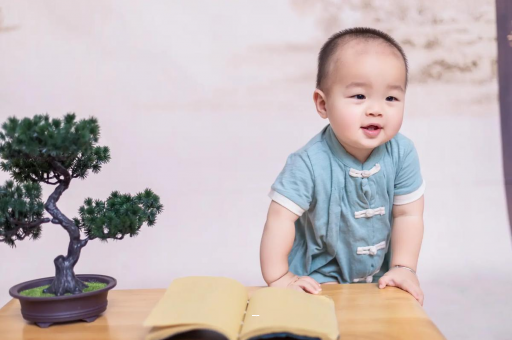 黄骅宝宝脸上小白点